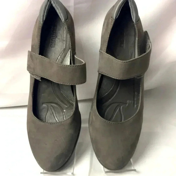 NURTURE WO SZ 7.5 M LOW WEDGE GRAY LEATHER SHOE. COMFORT SHOE - Picture 1 of 12